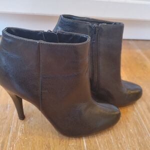 Steve Madden women booties black leather size 6,5